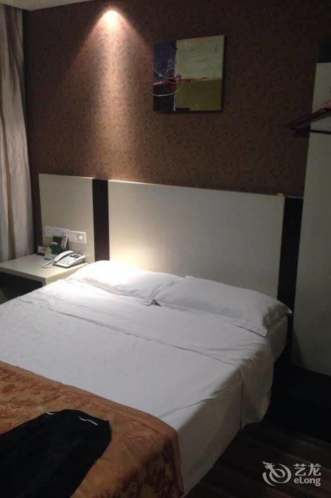 Ronghe Holiday Hotel Shiyan  Exterior foto