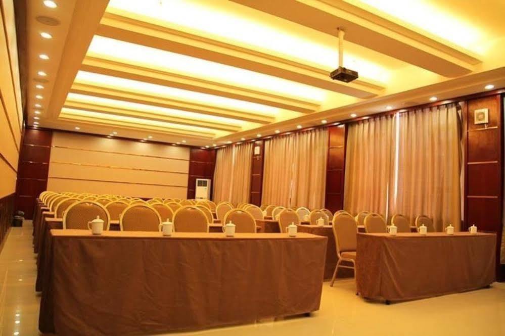 Ronghe Holiday Hotel Shiyan  Exterior foto